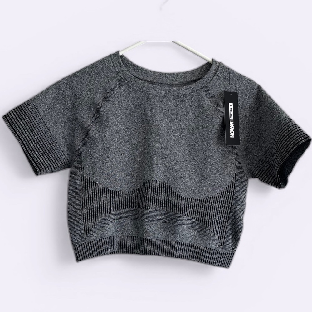 Nova Sport Gray and Black Ribbed Crop Top Size L NWT